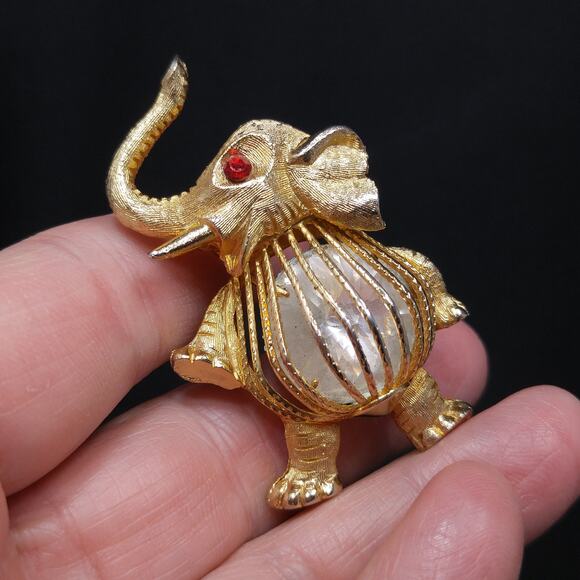 Vintage 1960s Elephant Brooch, Up Turned Trunk, Caged Rivoli Crystal Belly - Picture 8 of 10